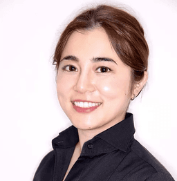 山地 加奈